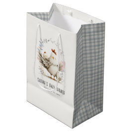 Cute Farm Mum and Baby Chick Floral Baby Shower Mittlere Geschenktüte