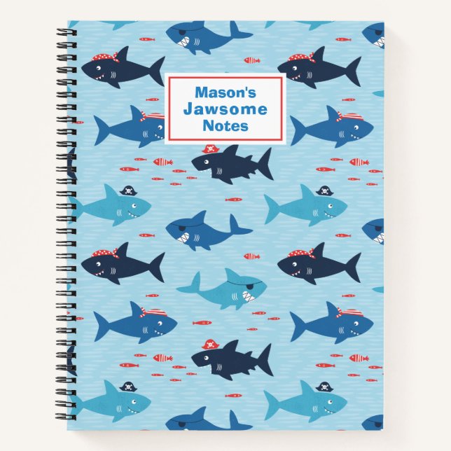 Cute funny sharks with pirate hats on blue notizbuch (Vorderseite)