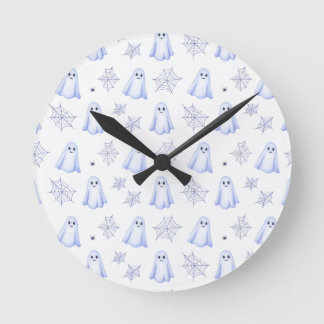 Cute Ghost and Spiderweb Halloween Runde Wanduhr