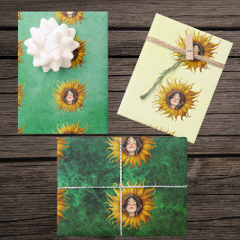 Cute Girls Face Middle of Yellow Sunflower Greens Geschenkpapier Set