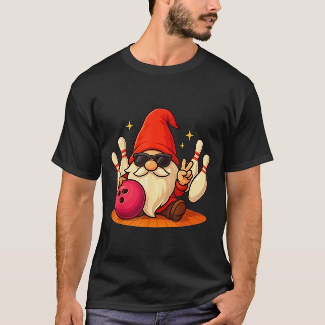 Cute Gnome With Sungles Gnome Playing Bowling Men  T-Shirt (Vorderseite)