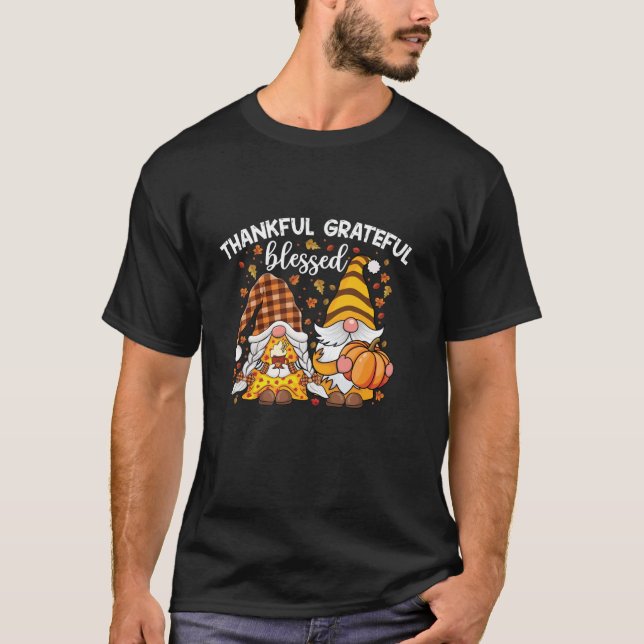 Cute gnomes couple with pumpkin spice Fall Yall au T-Shirt (Vorderseite)