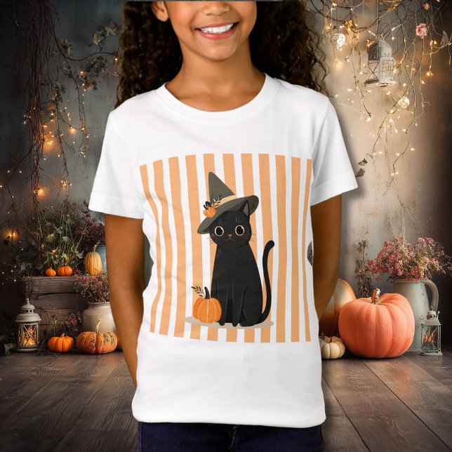 Cute Halloween Black Cat with Witch Hat Pumpkin T-Shirt (Von Creator hochgeladen)