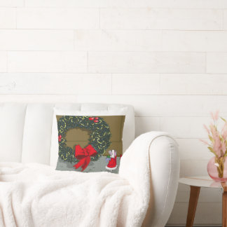 Cute Holiday Pillow with a mouse and wreath. Kissen