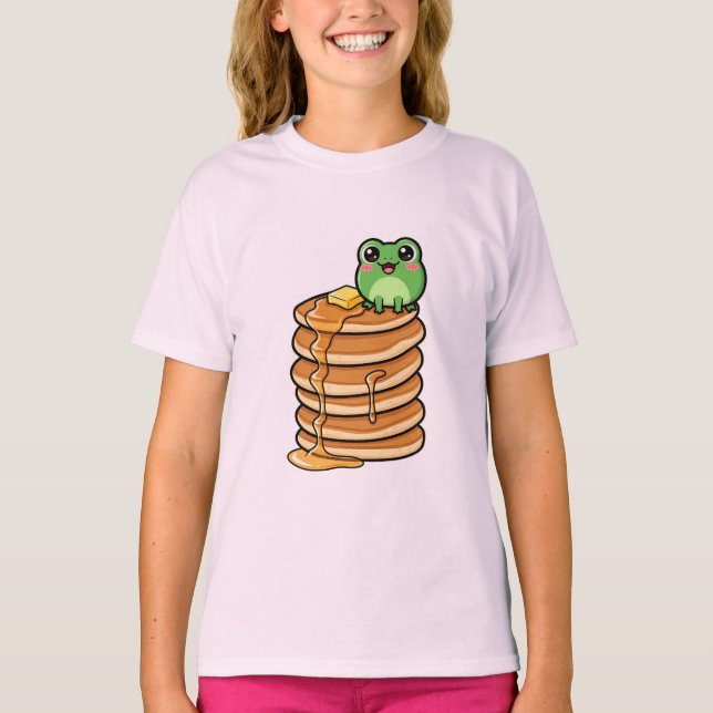 Cute Kawaii Green Frog Sitting on Giant Stack T-Shirt (Vorderseite)