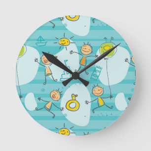 Cute kids playing on the beach pattern runde wanduhr