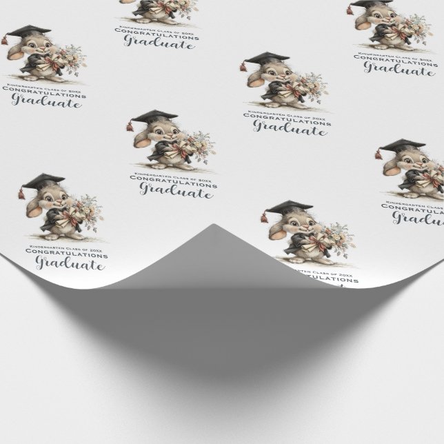  Cute Kindergarten Graduation Bunny Design Geschenkpapier (Ecke)