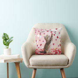 Cute Kitten Catching Valentine Heart Petals Kissen