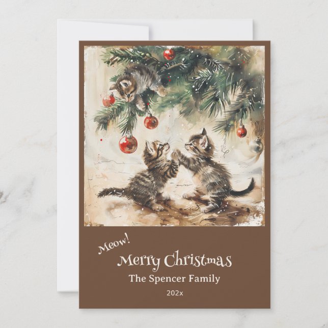 Cute Kittens on Christmas Tree Feiertagskarte (Vorderseite)