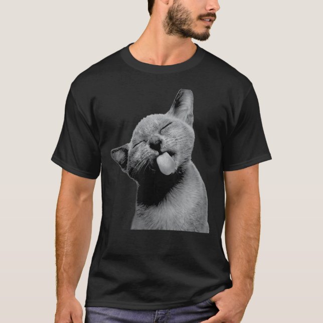 Cute Kitty Cat Sticking Out His Tongue At You Anim T-Shirt (Vorderseite)