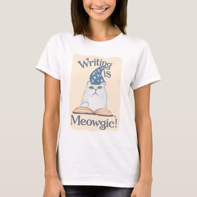 Cute Magic Writing Cat Cartoon Art Design T-Shirt (Vorderseite)