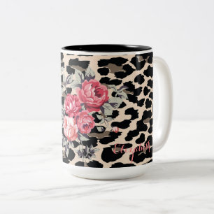 Cute Modern Flowers on Leopard Print-Personalized Zweifarbige Tasse