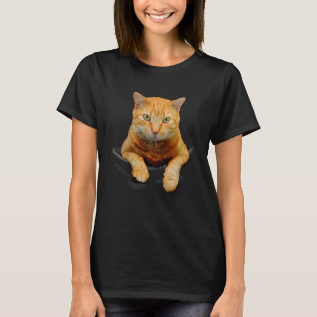 Cute Orange Cat in Pocket  Cat T-Shirt (Vorderseite)