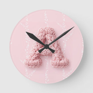 Cute pink A monogram initial crocheted letter boho Runde Wanduhr