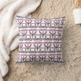 Cute Pink Lipstick Queen Throw Pillow  Kissen