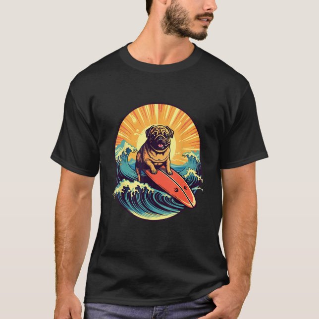 Cute Pug Dog Surfing Japanese Great Waves Surf Boa T-Shirt (Vorderseite)