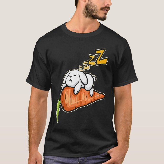 Cute Rabbit Sleeping On A Carrot On Easter T-Shirt (Vorderseite)