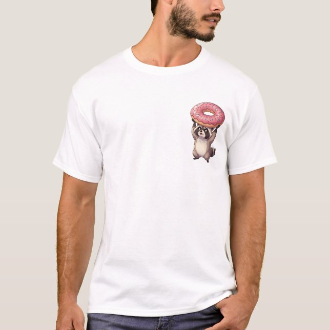 Cute Raccoon Lifting Giant Pink Glazed Donut T-Shirt (Vorderseite)