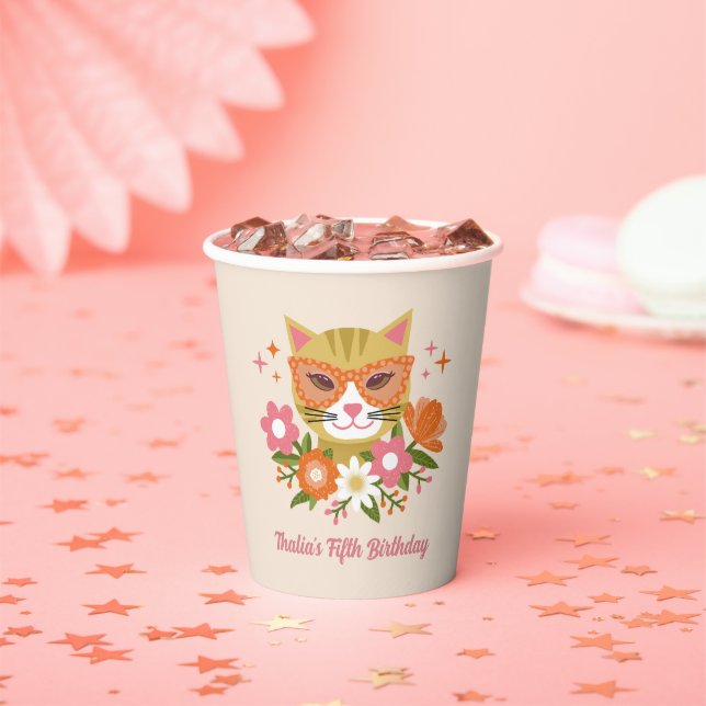 Cute Retro Cat and Florals Girls Birthday Pappbecher (Insitu)