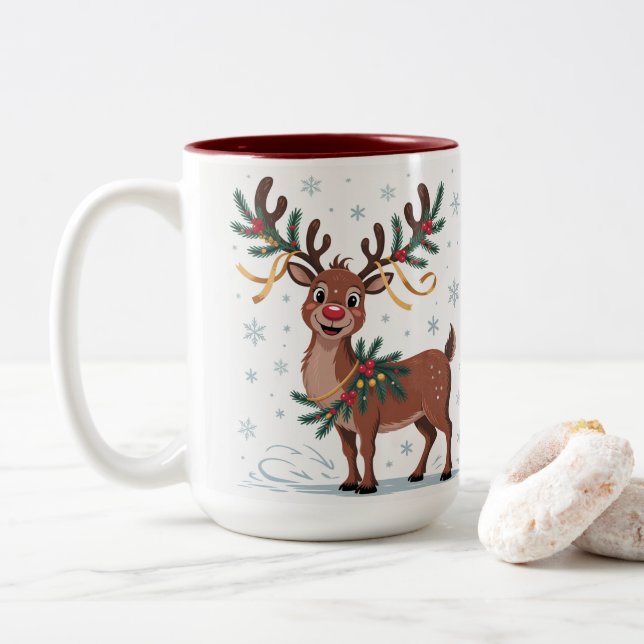 Cute Rudolph with Gold Accents Zweifarbige Tasse (Mit Donut)