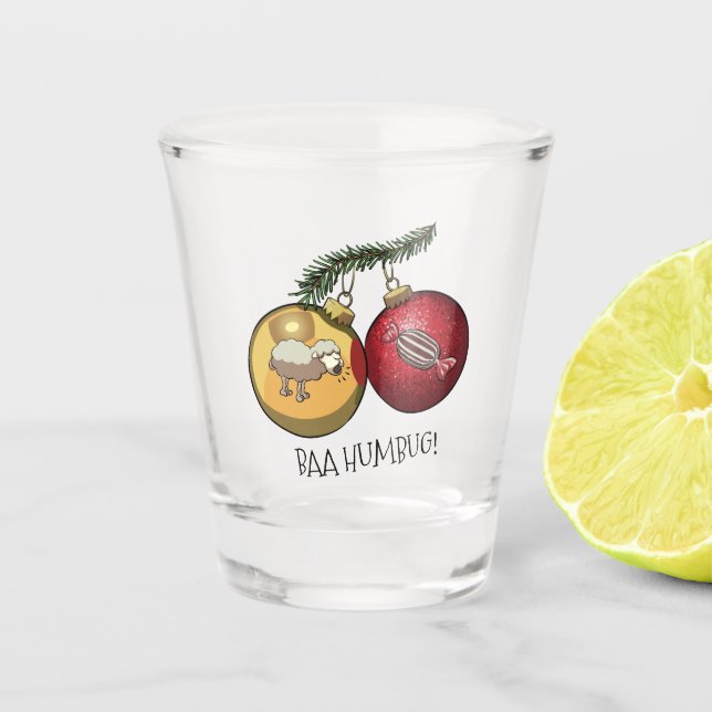 Cute Sheep Baa Humbug! Christmas Scrooge Cartoon Schnapsglas (Vorderseite)