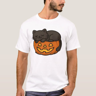 Cute Sleepy Black Cat on a Pumpkin Halloween Essen T-Shirt