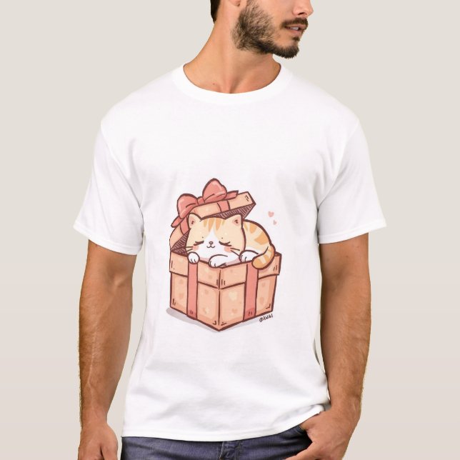 Cute Sleepy Kawaii Cat in Gift Box  - Cozy Surpris T-Shirt (Vorderseite)