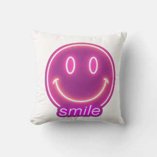 Cute Smiling Face Pillow – Cheerful Home Decor” Kissen