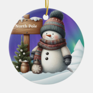 Cute snowman on North Pole with northern lights Keramik Ornament