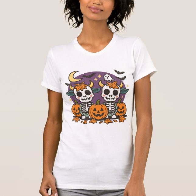 Cute Spooky Skeleton Cows with Pumpkins T-Shirt (Vorderseite)