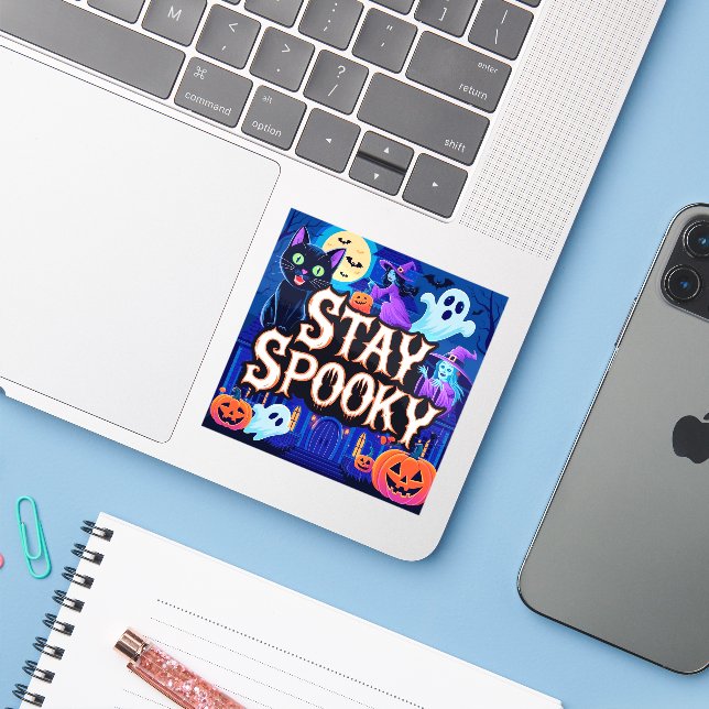 Cute stay spooky halloween aufkleber (Laptop mit iPhone)