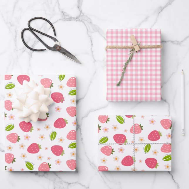 Cute Strawberry Pink Girls Birthday Geschenkpapier Set (Vorderseite)