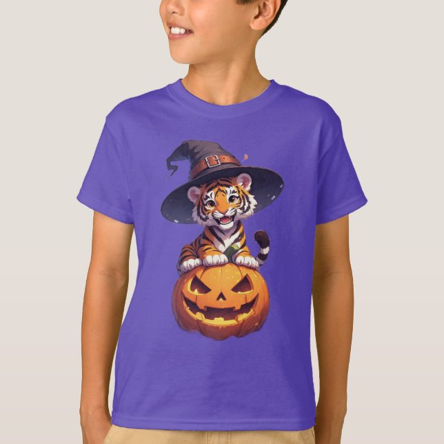 Cute Tiger Cub Wearing Witch Hat T-Shirt (Vorderseite)
