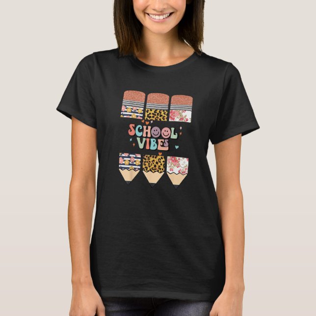 Cute Welcome Schule Vibes Lehrer Leopard Bleistift T-Shirt (Vorderseite)