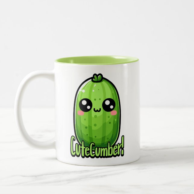 Cutecumber! Niedliche Gurkenpuppe Zweifarbige Tasse (Links)