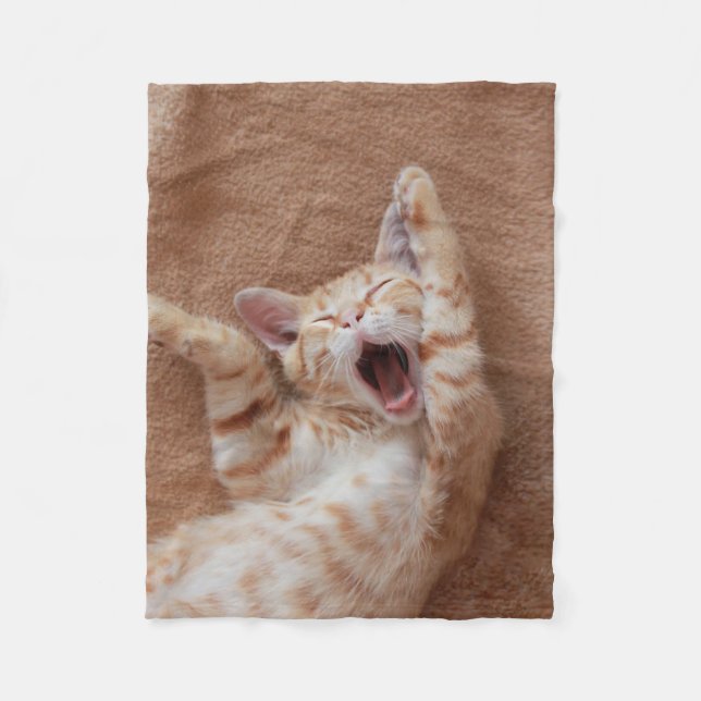 Cutest Baby Animals | Ginger Kitten Yawning Fleecedecke (Vorderseite)