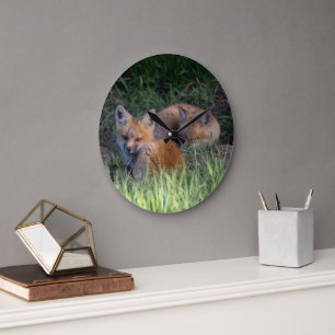 Cutest Baby Animals Pair of Red Fox Kit Siblings Große Wanduhr