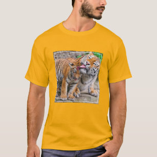 Cutest Baby Animals   Siberian Tiger Family T-Shirt
