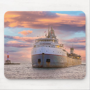 Cuyahoga Freighter bei Sunset Mousepad
