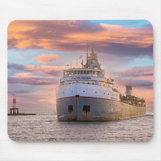 Cuyahoga Freighter bei Sunset Mousepad (Vorne)