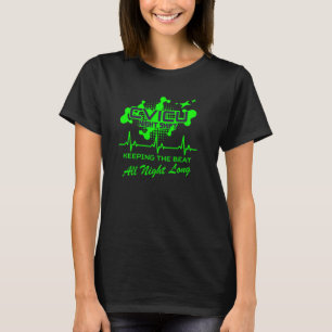 CVICU-Nachtschwester Arzt hält den Beat Co T-Shirt