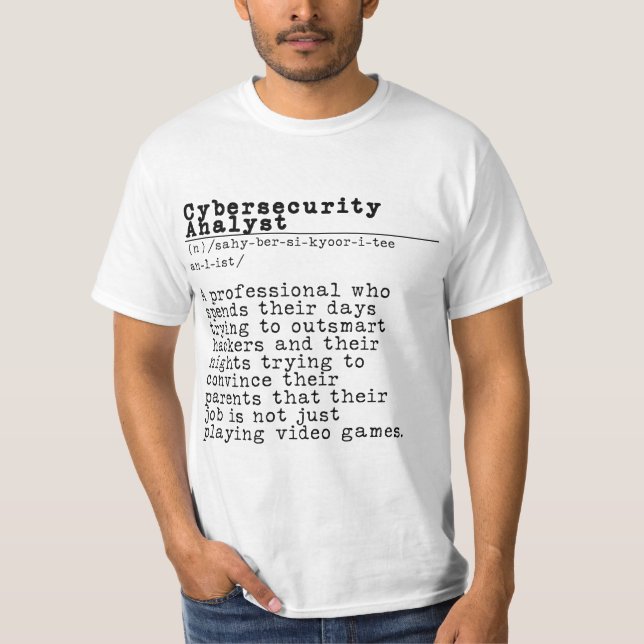 Cybersecurity Analyst - "Hackers Nightmare" T-Shirt (Vorderseite)