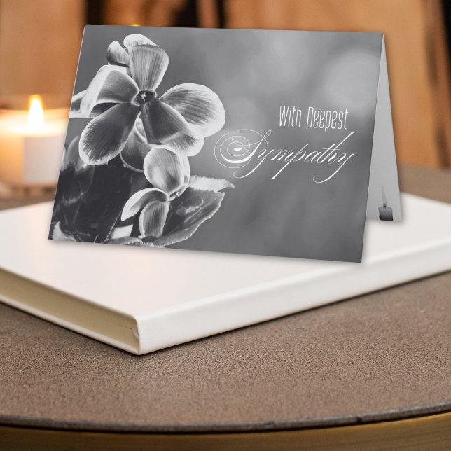 Cyclamen Blume und Candle Illustration Beileid Karte (Von Creator hochgeladen)