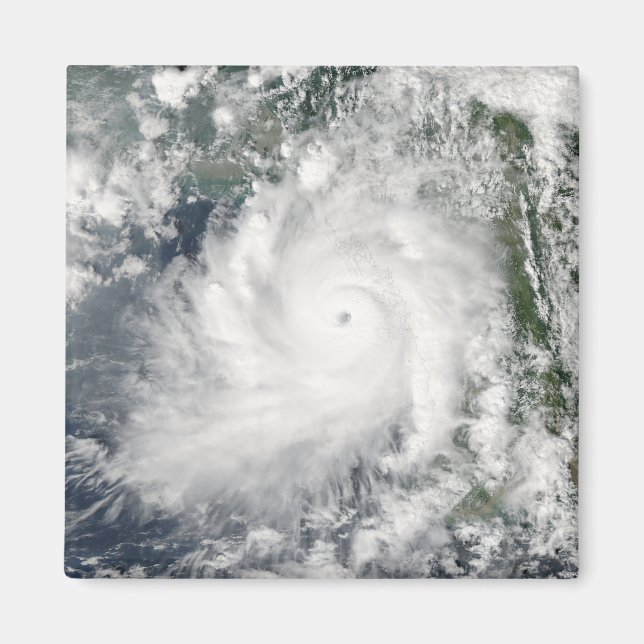 Cyclone Giri zieht über Burma Magnet (Vorne)