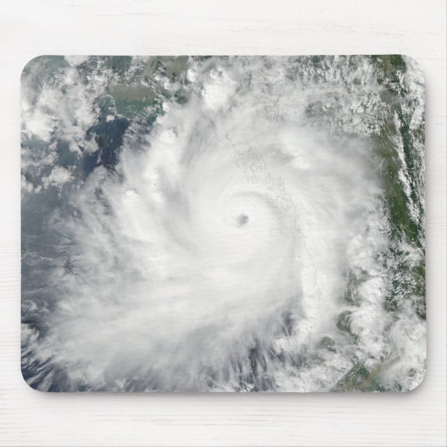 Cyclone Giri zieht über Burma Mousepad (Vorne)