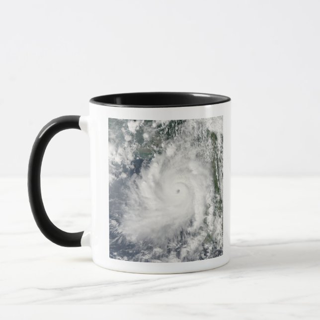 Cyclone Giri zieht über Burma Tasse (Links)