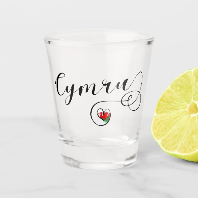 Cymru Wales Flag im Herzen Schnapsglas (Vorderseite)