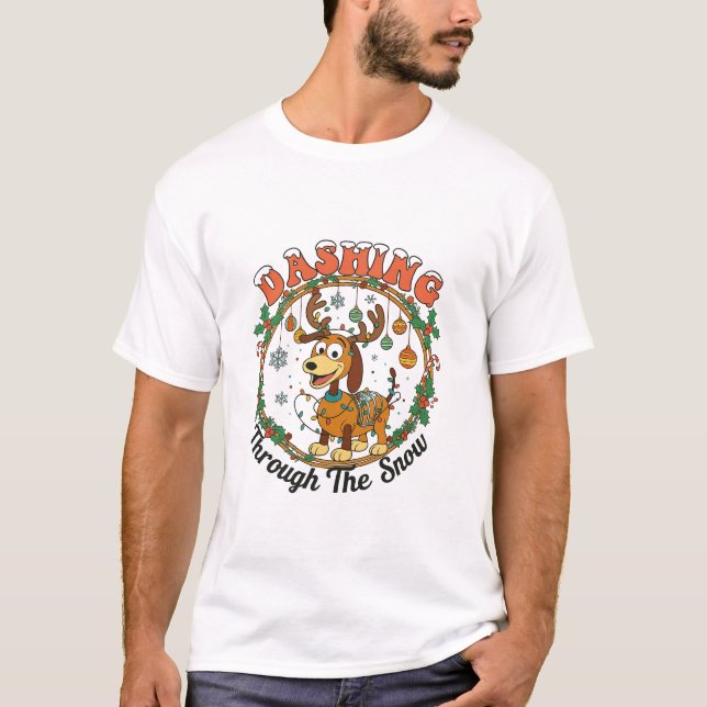 D2 Dashing through The Snow Slink Dog Christmas T-Shirt (Vorderseite)