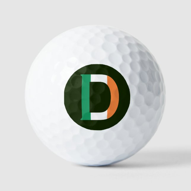 D Monogram überlagert sich auf irischer Flagge va  Golfball (Vorderseite)