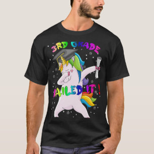 Dab Unicorn 3. Grade Graduation Cap Nail T-Shirt